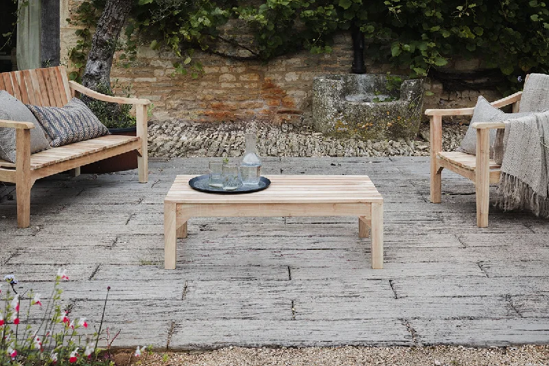 Art Nouveau Ceiling Lights with Organic, Flowing ShapesDeev Slatted Wooden Coffee Table - Natural